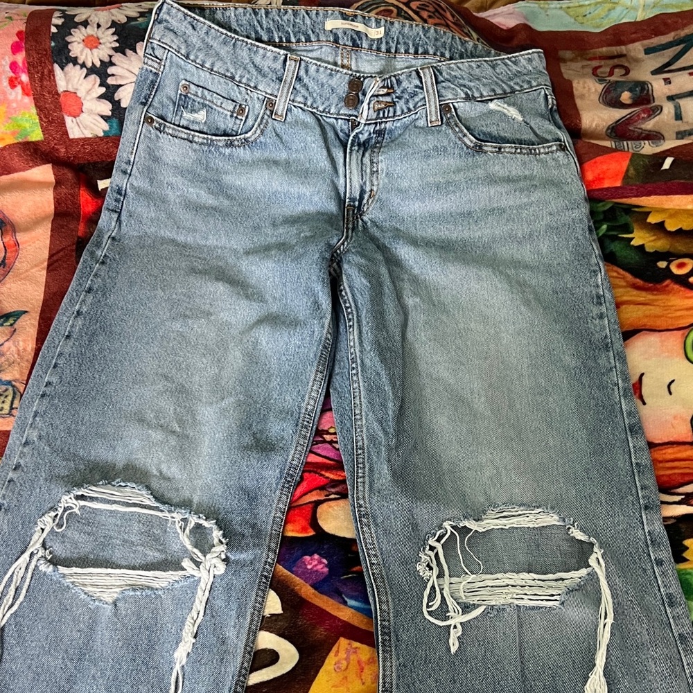 Levi’s Stylish Distressed Blue Jeans for Women